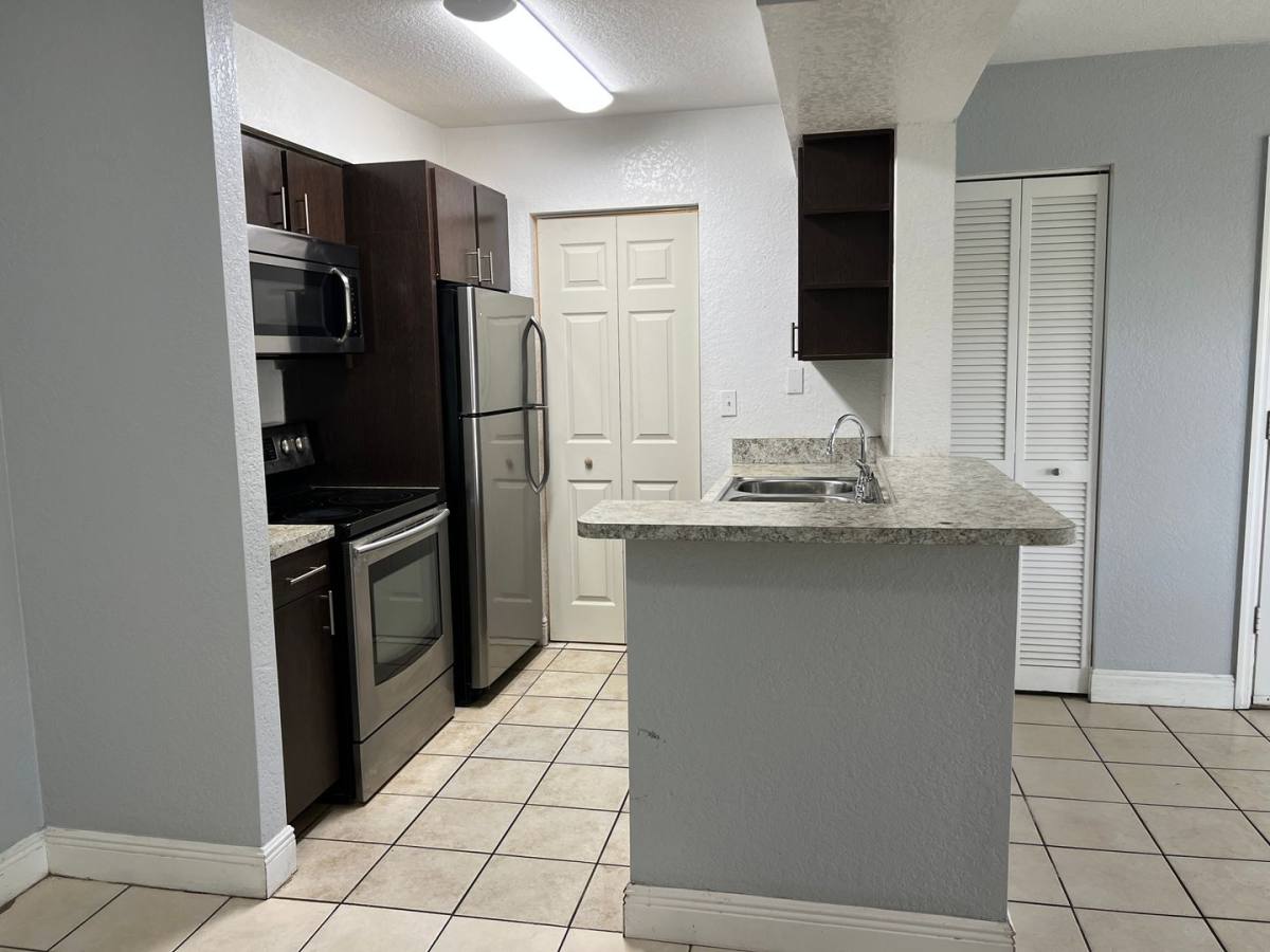 Apartment for rent at 1237 SW 46 Ave, Pompano Beach, FL 33069