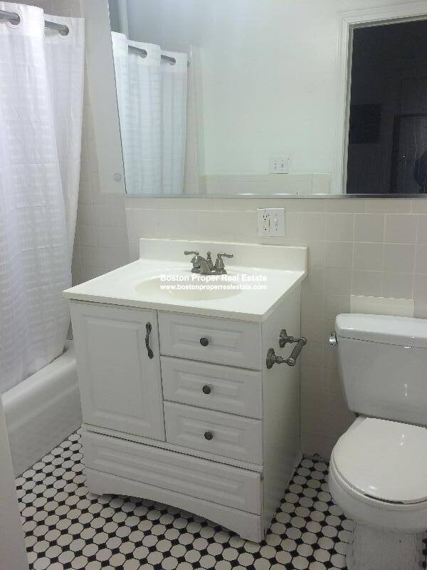 Apartment for rent at 26 Hemenway St #4, Boston, MA 02115