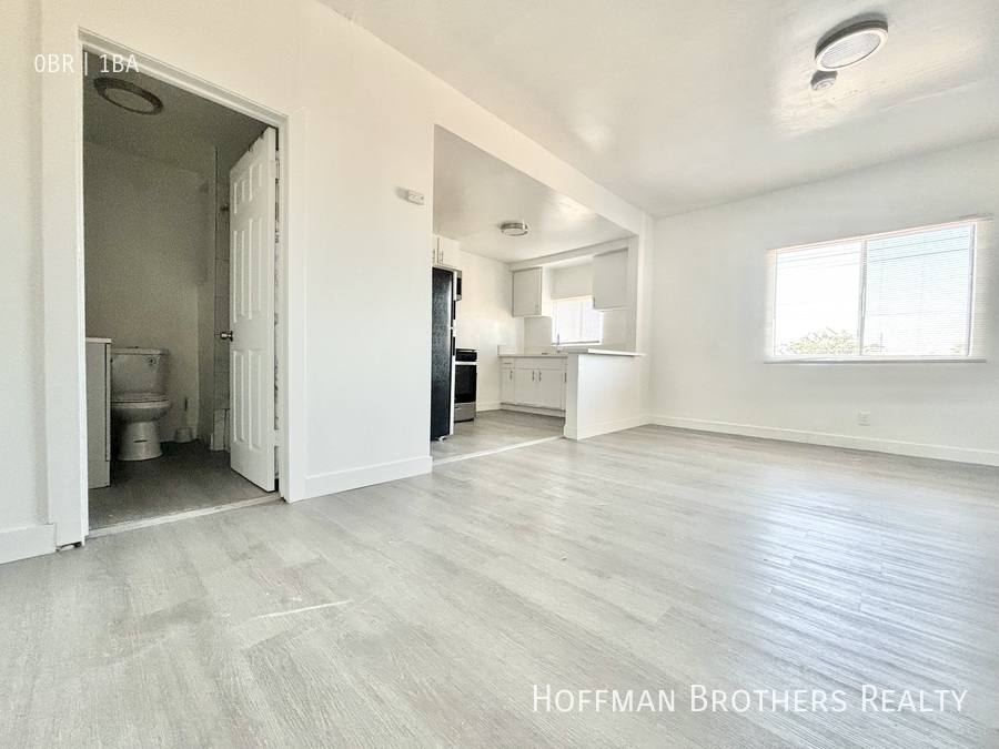 Apartment for rent at 5179 S Western Ave #201, Los Angeles, CA 90062