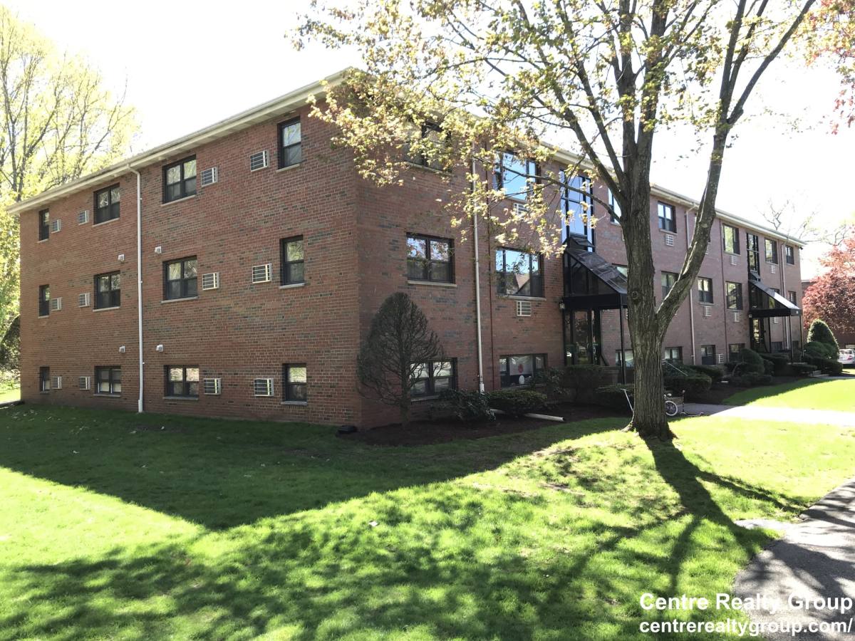 Apartment for rent at 288 Grove St #10, Auburndale, MA 02466