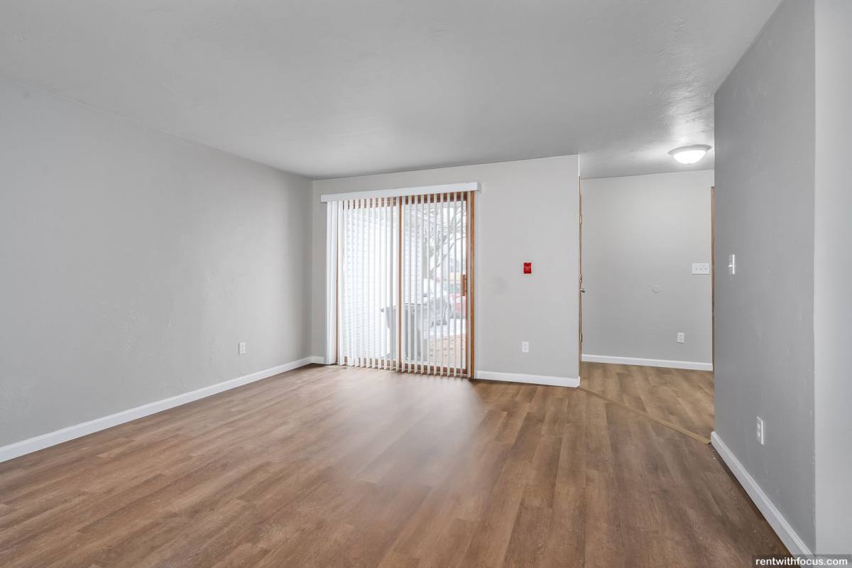 Townhouse for rent at 3835 E River Dr, Green Bay, WI 54301