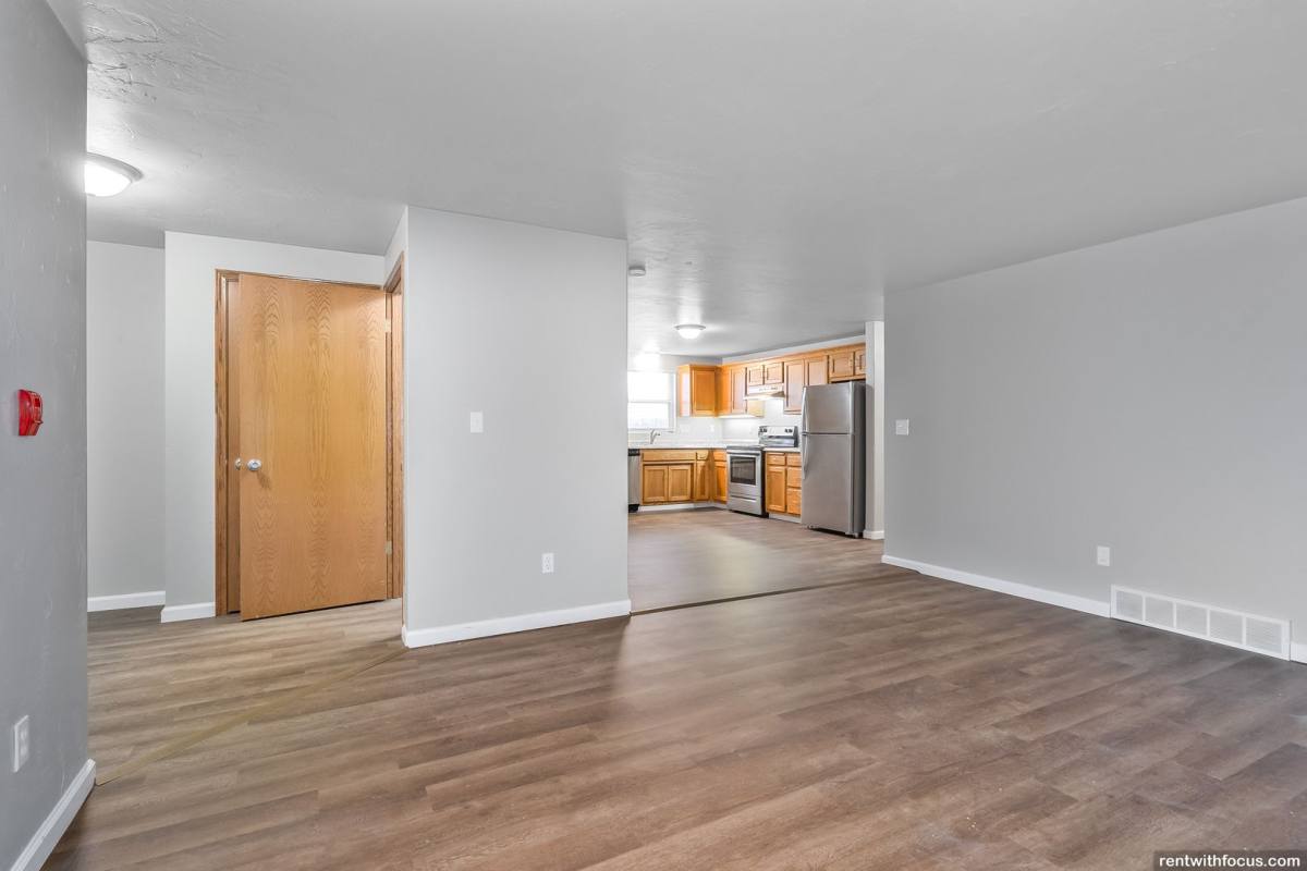 Townhouse for rent at 3835 E River Dr, Green Bay, WI 54301