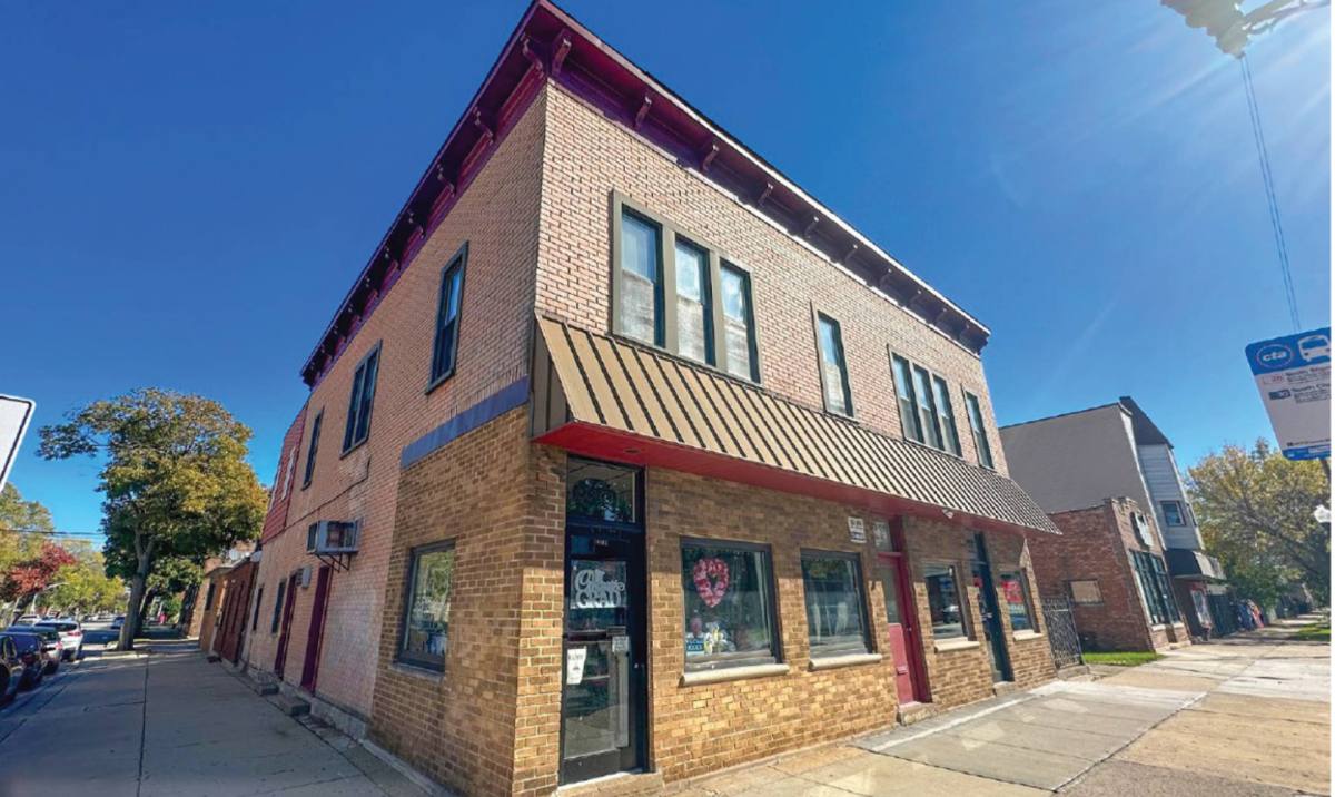 Apartment for rent at 10401 S Ewing Ave, Chicago, IL 60617