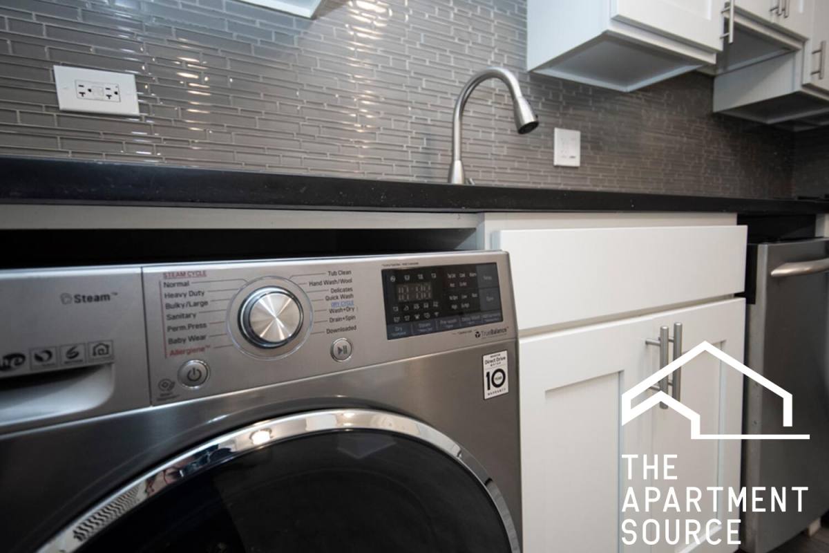Apartment for rent at 6485 W Roscoe St #GDN, Chicago, IL 60613