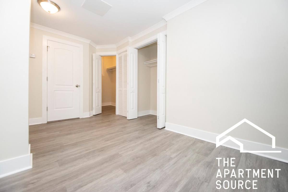 Apartment for rent at 6485 W Roscoe St #GDN, Chicago, IL 60613