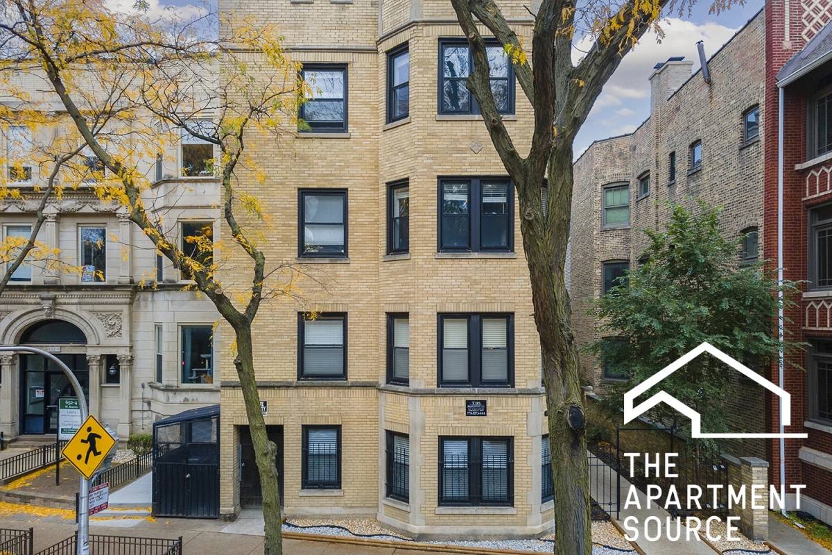 Apartment for rent at 6485 W Roscoe St #GDN, Chicago, IL 60613