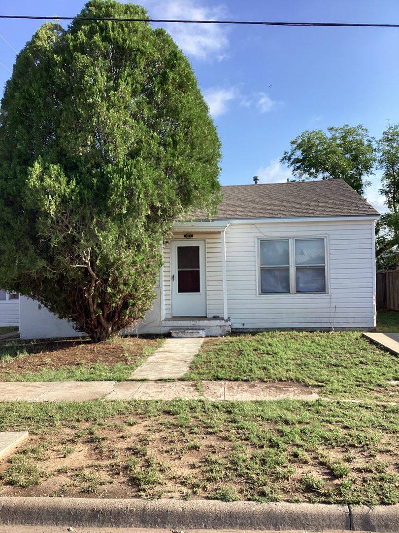 House for rent at 1112 W University Dr, Portales, NM 88130