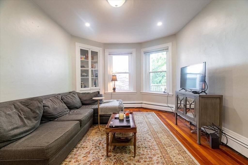 Apartment for rent at 862 Huntington Ave #2, Boston, MA 02115