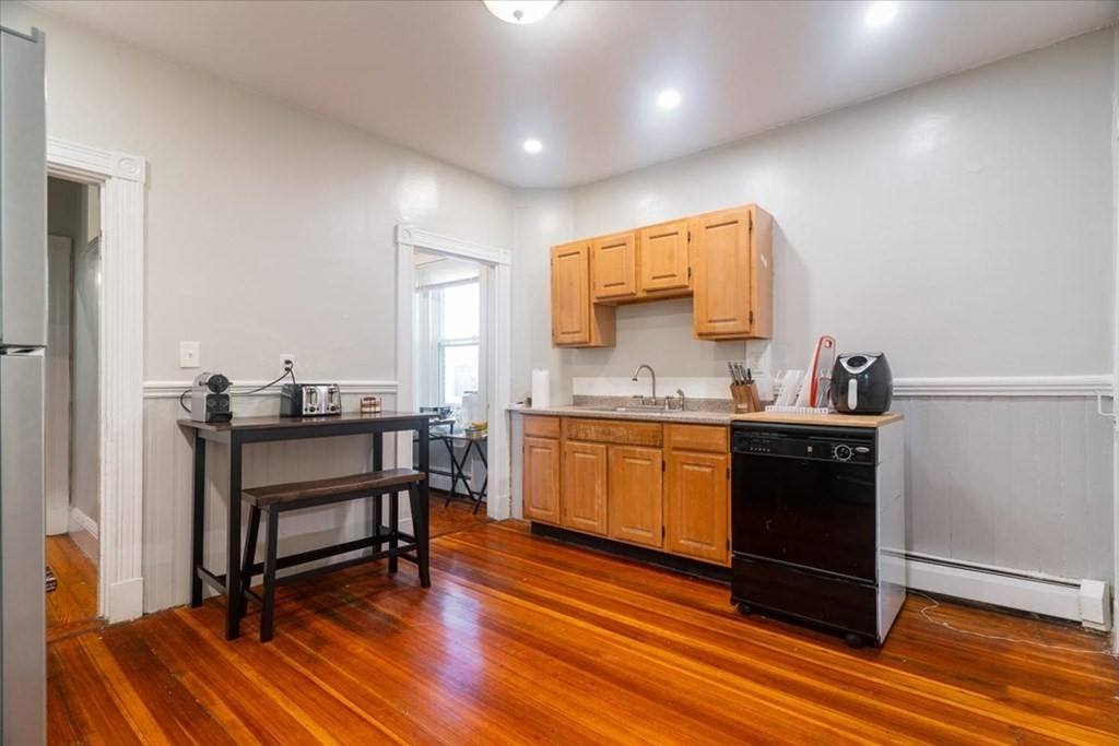 Apartment for rent at 862 Huntington Ave #2, Boston, MA 02115