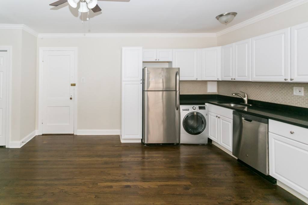 Apartment for rent at 3345 Marshfield #D903, Chicago, IL 60657