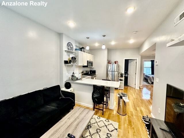 House for rent at 2 Baldwin Place #2R, Boston, MA 02113