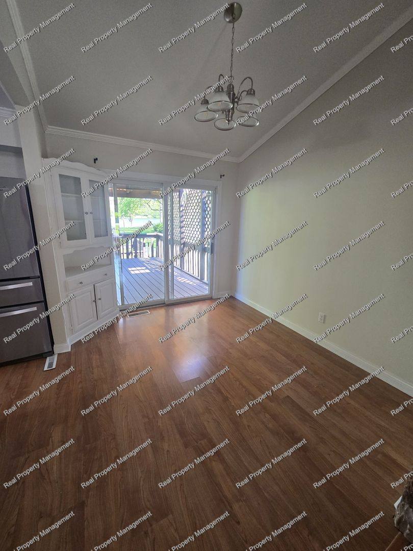 House for rent at 1586 Sunnyslope Dr, Crown Point, IN 46307