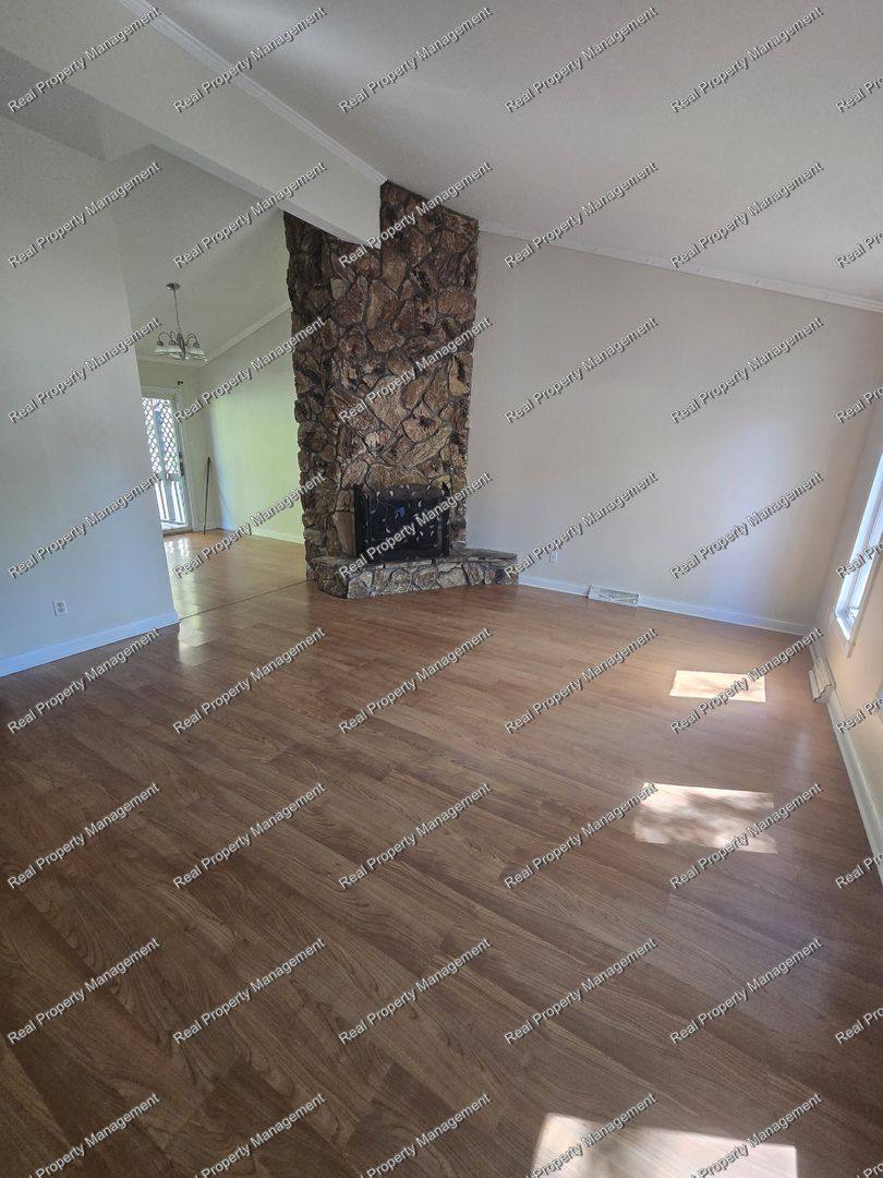 House for rent at 1586 Sunnyslope Dr, Crown Point, IN 46307