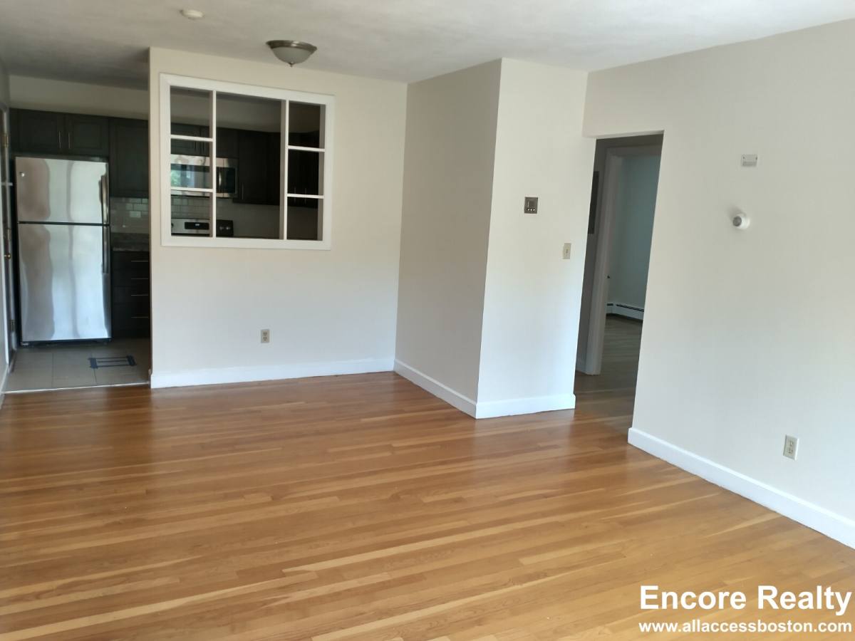 Apartment for rent at 264 Grove St #7, Auburndale, MA 02466