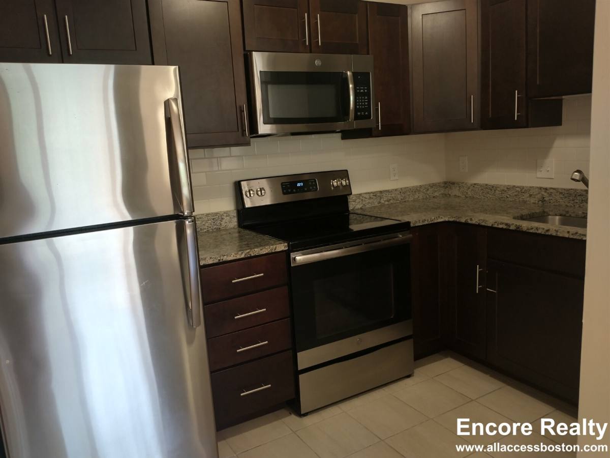 Apartment for rent at 264 Grove St #7, Auburndale, MA 02466