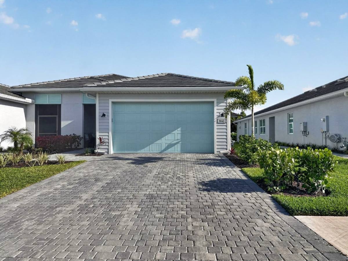 House for rent at 8841 Oceana Way, Naples, FL 34114