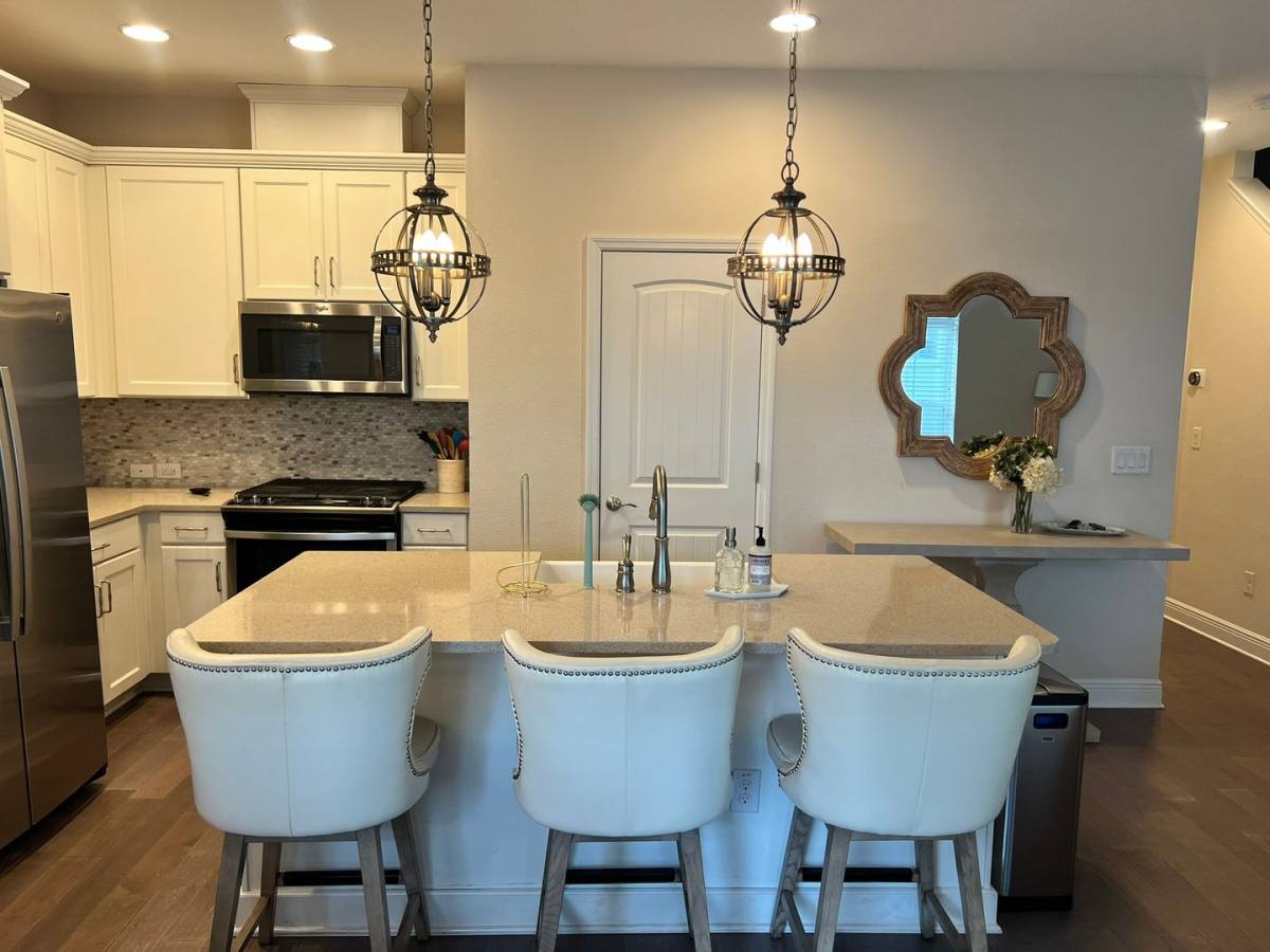Apartment for rent at 115 N Arrawana Ave, Tampa, FL 33609
