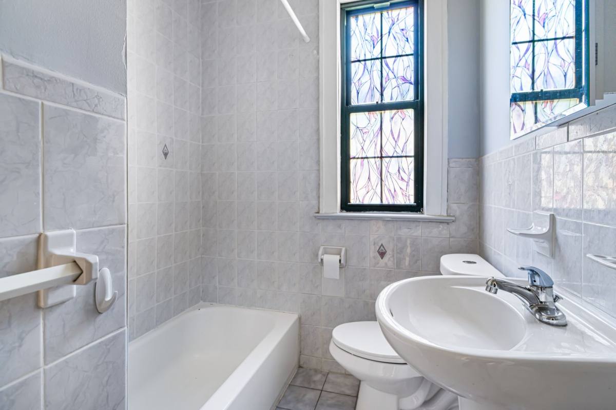 Apartment for rent at 109 Chestnut St, Audubon, NJ 08106