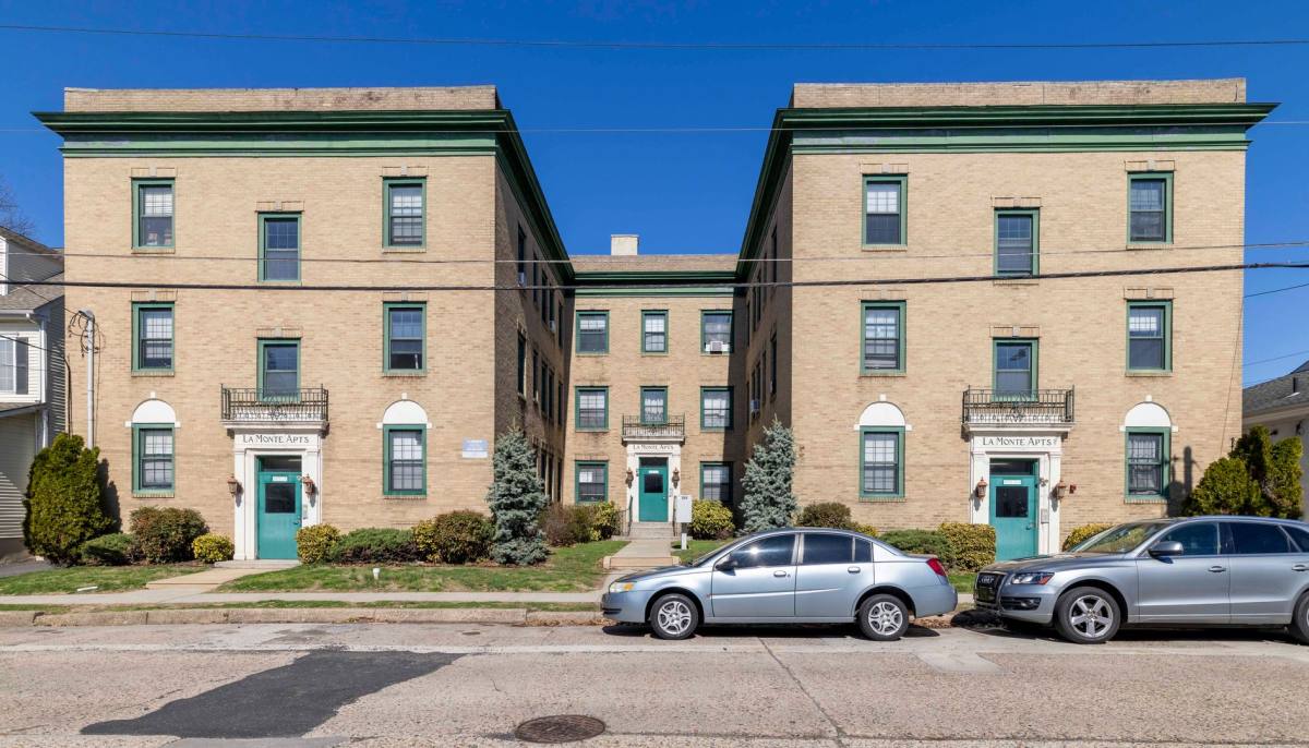 Apartment for rent at 109 Chestnut St, Audubon, NJ 08106