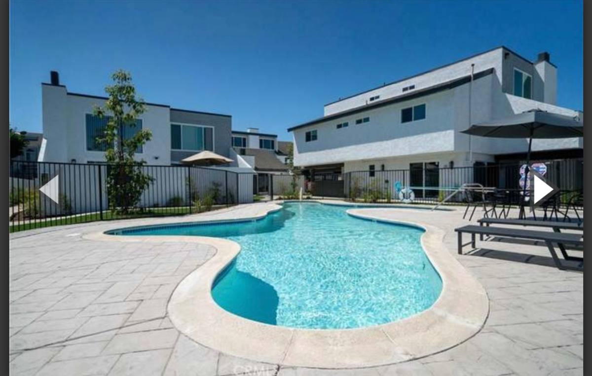 Apartment for rent at 283 Avocado St, Costa Mesa, CA 92627