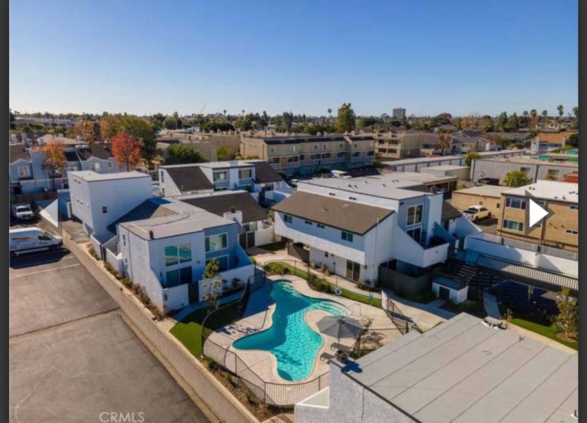 Apartment for rent at 283 Avocado St, Costa Mesa, CA 92627