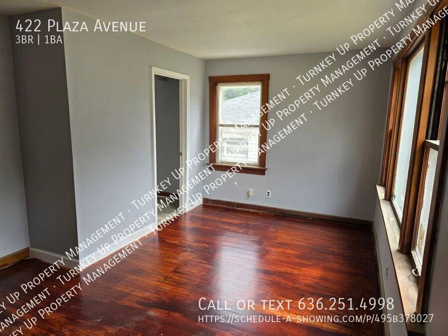 House for rent at 422 Plaza Ave, Saint Louis, MO 63135