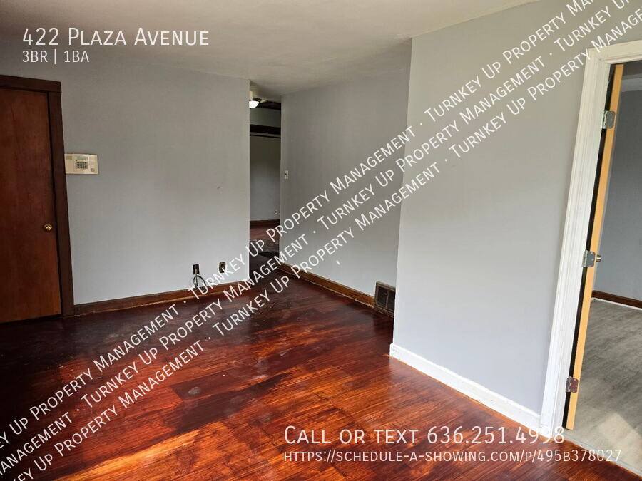 House for rent at 422 Plaza Ave, Saint Louis, MO 63135