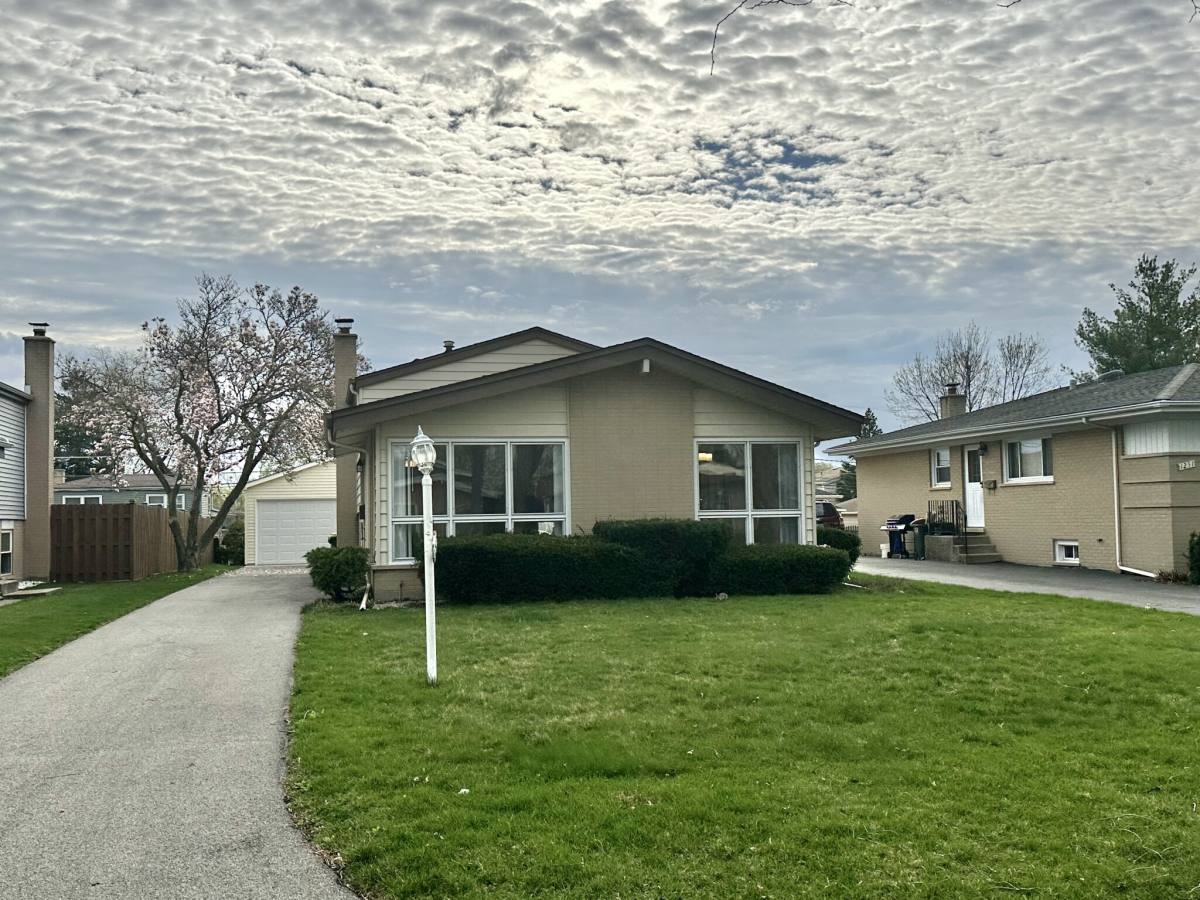 Apartment for rent at 1243 S Mitchell #HSE, Arlington Heights, IL 60005