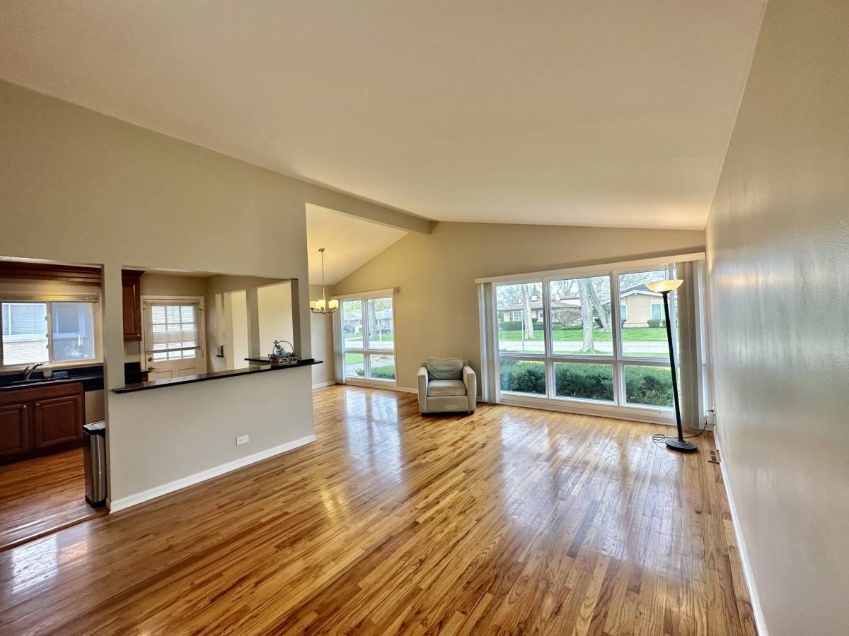 Apartment for rent at 1243 S Mitchell #HSE, Arlington Heights, IL 60005