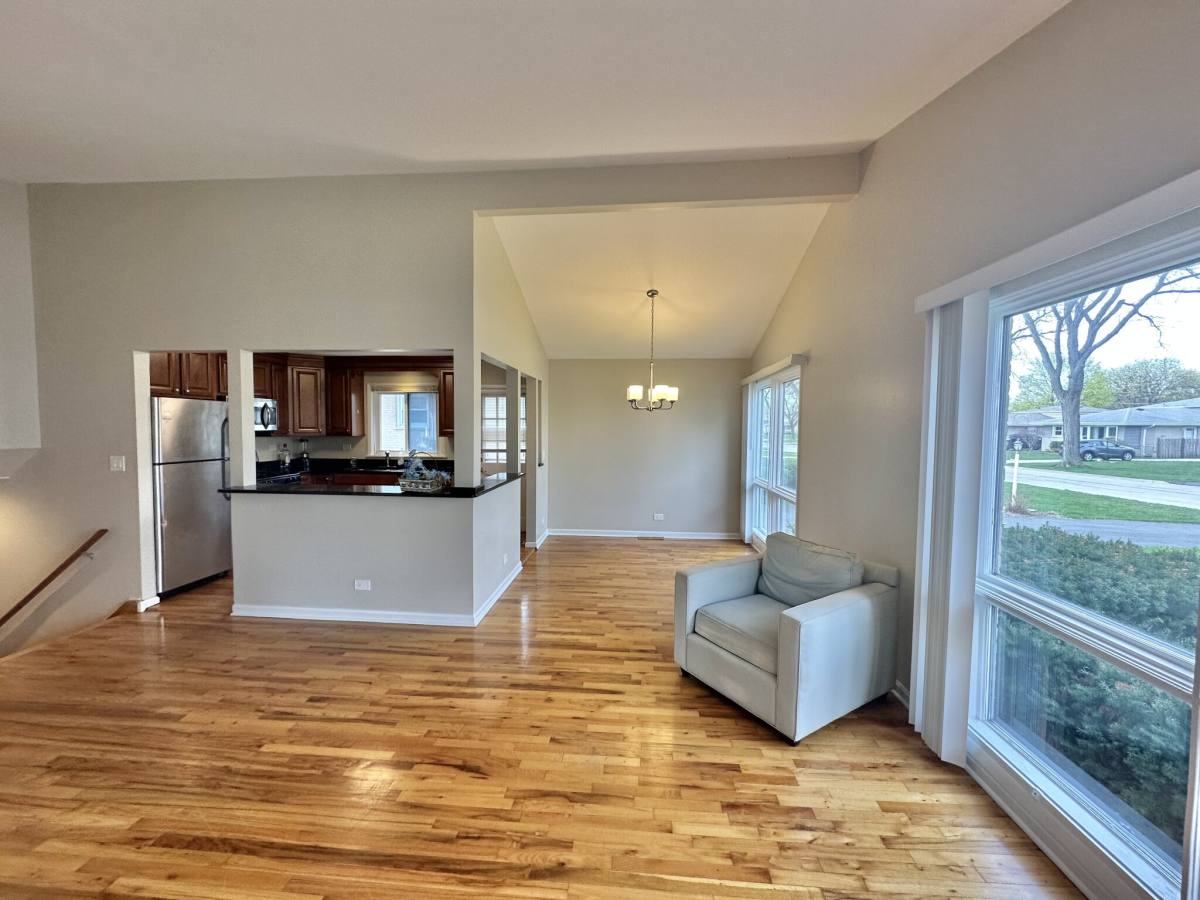 Apartment for rent at 1243 S Mitchell #HSE, Arlington Heights, IL 60005