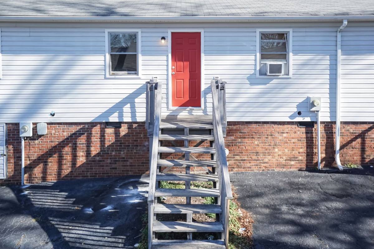 Apartment for rent at 10 Cates Ave, Thomasville, NC 27360