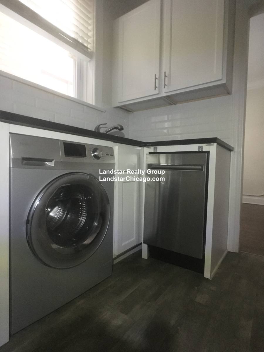 Apartment for rent at 918 Green Bay Rd #2D, Winnetka, IL 60093