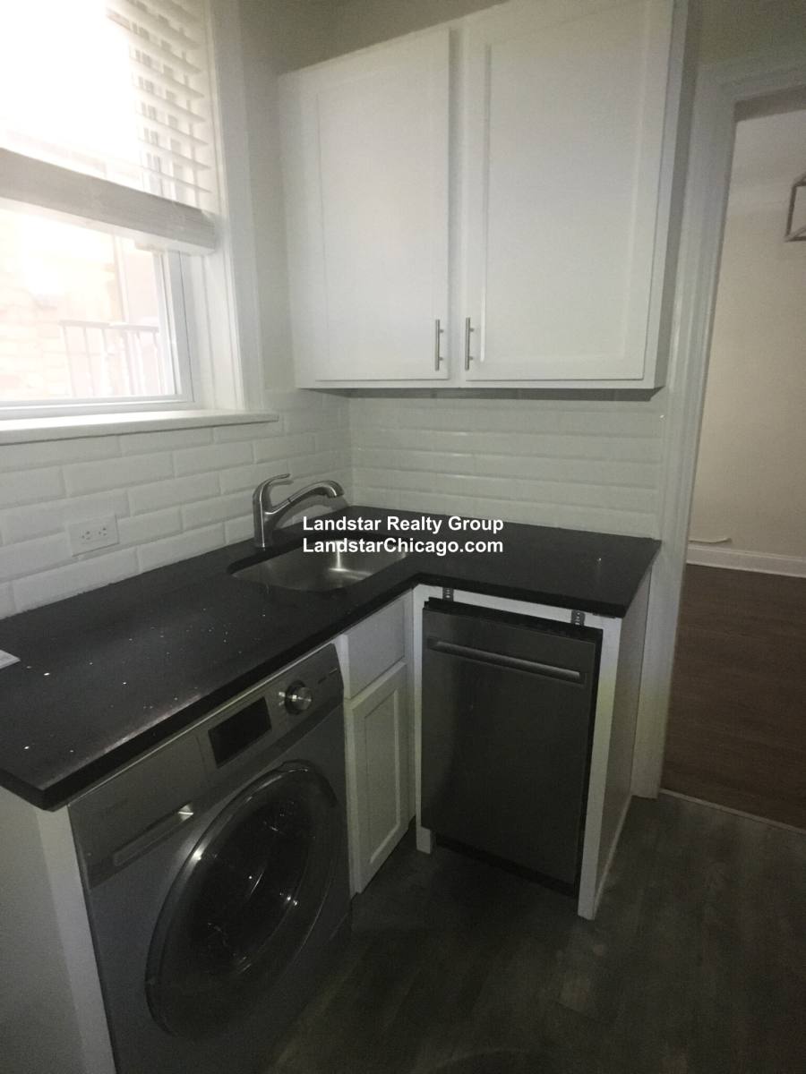 Apartment for rent at 918 Green Bay Rd #2D, Winnetka, IL 60093