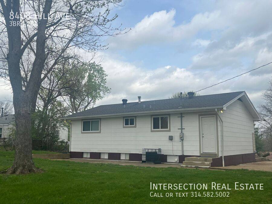 House for rent at 8408 Hill Ave, Saint Louis, MO 63121