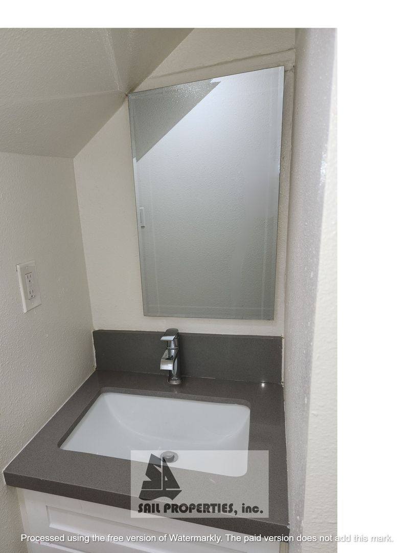 Apartment for rent at 2666 Atlantic Ave, Long Beach, CA 90806