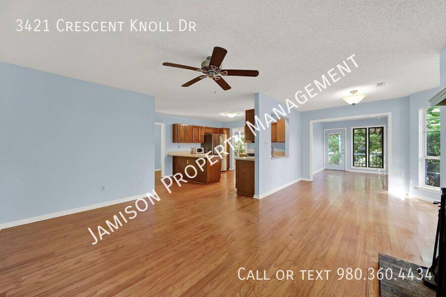 House for rent at 3421 Crescent Knoll Dr, Matthews, NC 28105