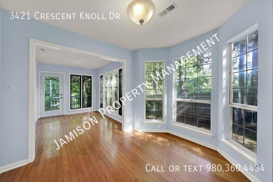 House for rent at 3421 Crescent Knoll Dr, Matthews, NC 28105