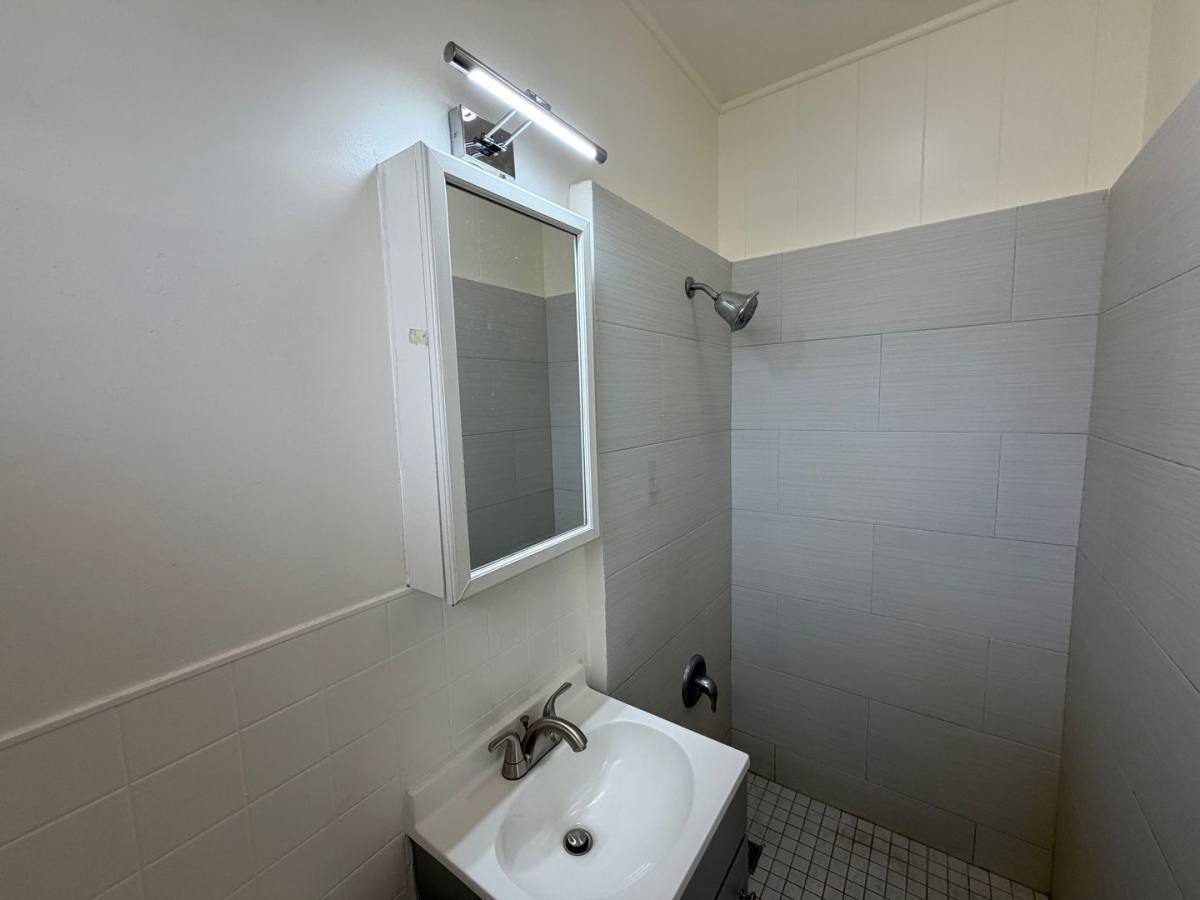 Apartment for rent at 1226-1232 Young St, Honolulu, HI 96814