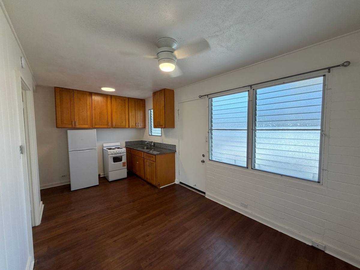 Apartment for rent at 1226-1232 Young St, Honolulu, HI 96814