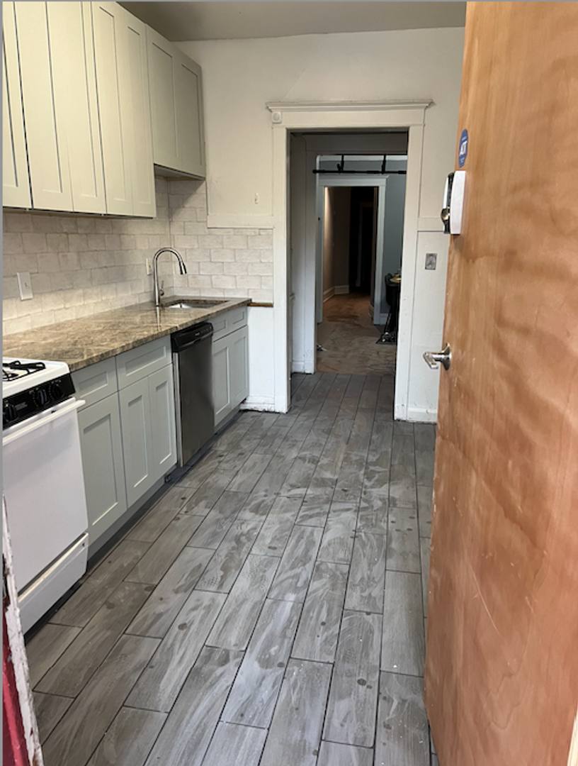 Apartment for rent at 5424 S University Ave #2S, Chicago, IL 60615