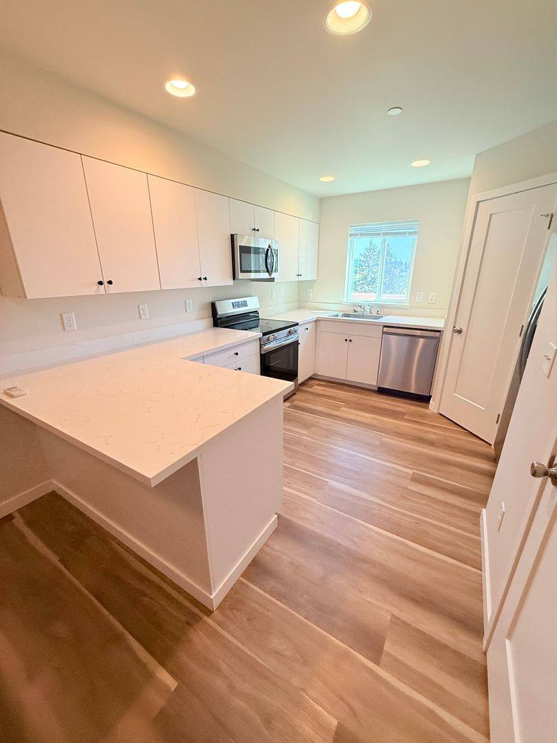 Apartment for rent at 9218 Conroy Place, Silverdale, WA 98383