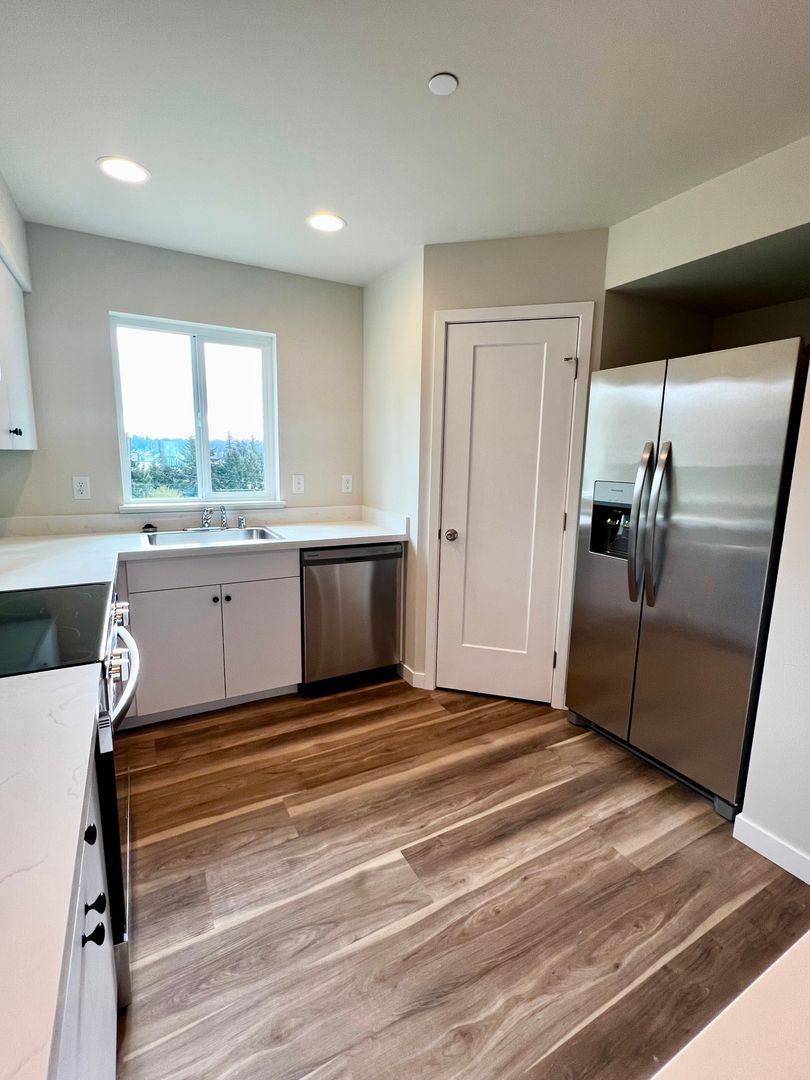 Apartment for rent at 9218 Conroy Place, Silverdale, WA 98383
