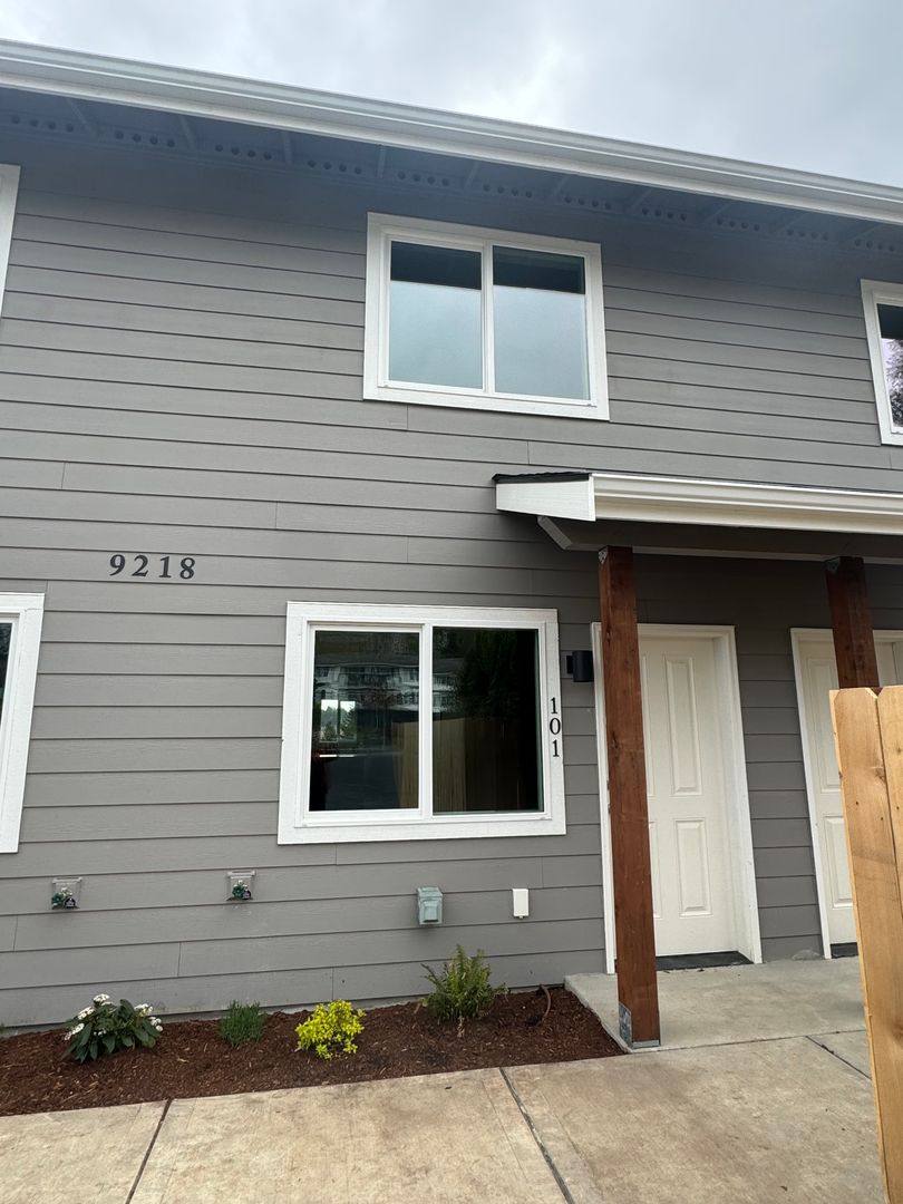 Apartment for rent at 9218 Conroy Place, Silverdale, WA 98383