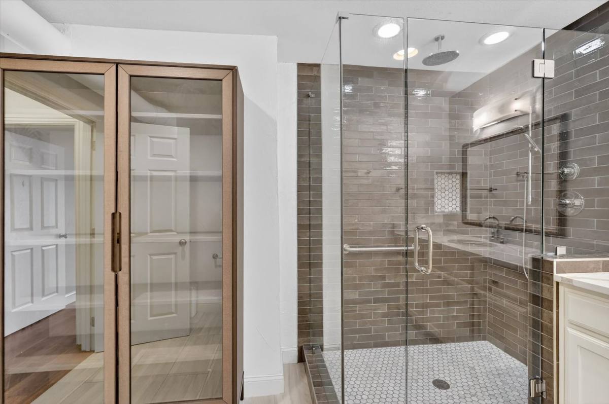 Apartment for rent at 4549 N O'Connor Rd, Irving, TX 75062