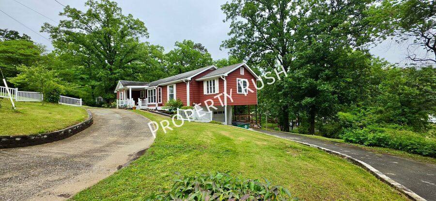 House for rent at 3229 Westonia Dr, Chattanooga, TN 37412