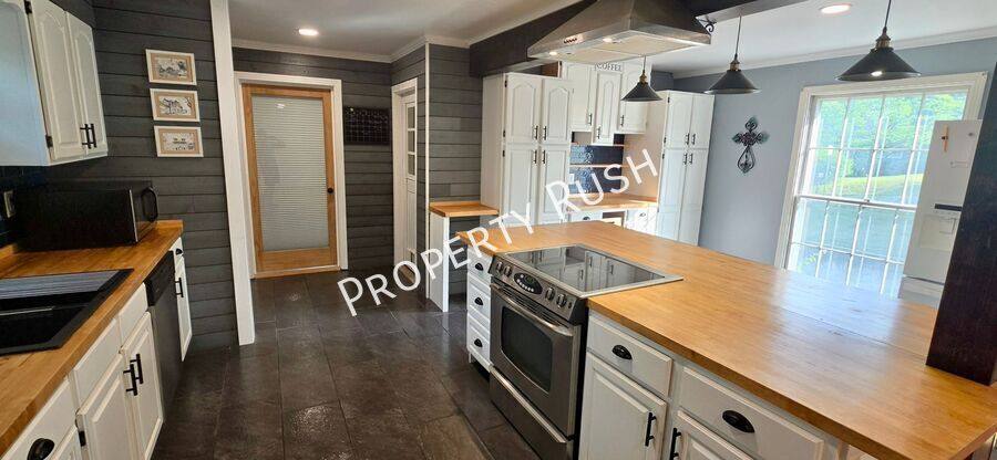 House for rent at 3229 Westonia Dr, Chattanooga, TN 37412