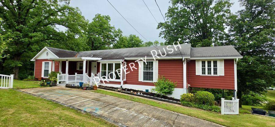 House for rent at 3229 Westonia Dr, Chattanooga, TN 37412