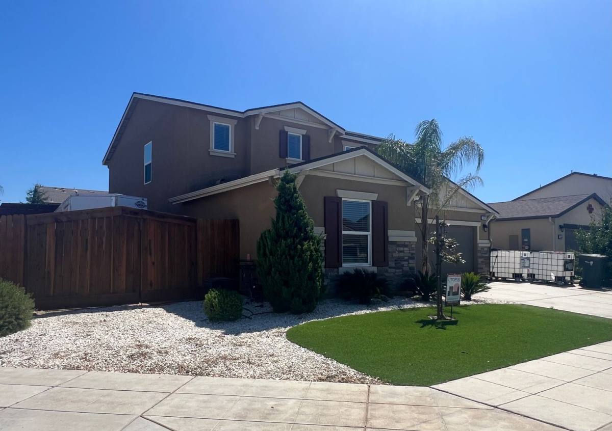 House for rent at 5531 W Flint Way, Fresno, CA 93727