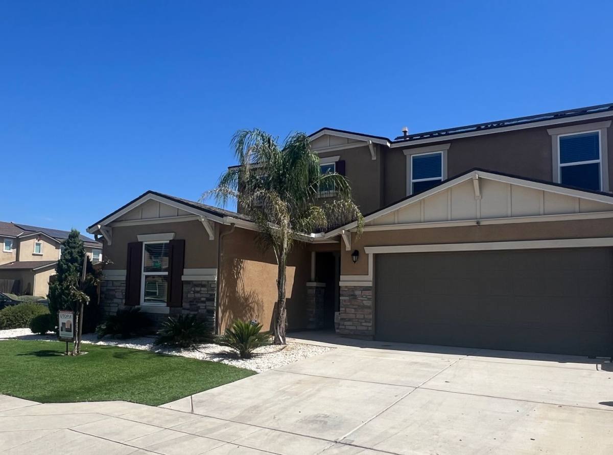 House for rent at 5531 W Flint Way, Fresno, CA 93727