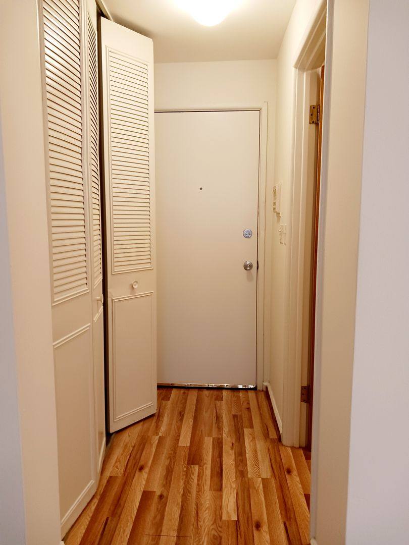 Apartment for rent at 5747 N Winthrop Ave, Chicago, IL 60660